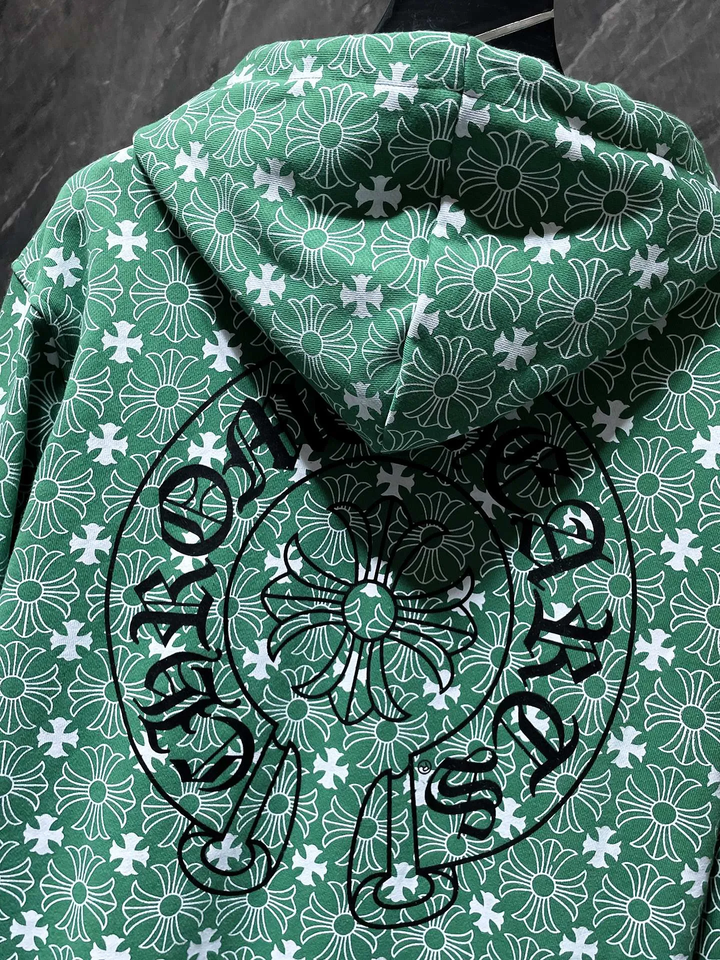 P260 Chrome Hearts Autumn and Winter 2025 Counter Synchronization ❤️ Chrome Hearts Horseshoe Dark Pattern Logo Blue Zipper Sweater Improved Customized Version 1:1 High Weight High Quality Fabric Recommended Colors: Customized Blue Customized Green Customized Orange Sizes: S, M, L, XL